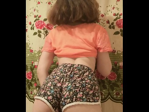 ❤️ Leanabh òg sexy a ’toirt dheth na shorts aice air a’ chamara ❤️ Pornografach leinn gd.xxxsexjav.ru ❌